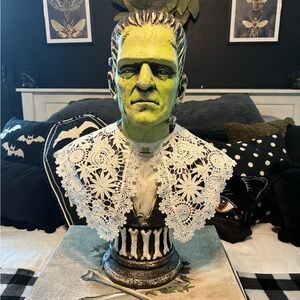 Vintage inspired Cottagecore Crochet Lace Collar Elegant with Button back New OS